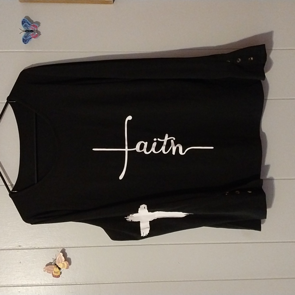 Womans faith tee